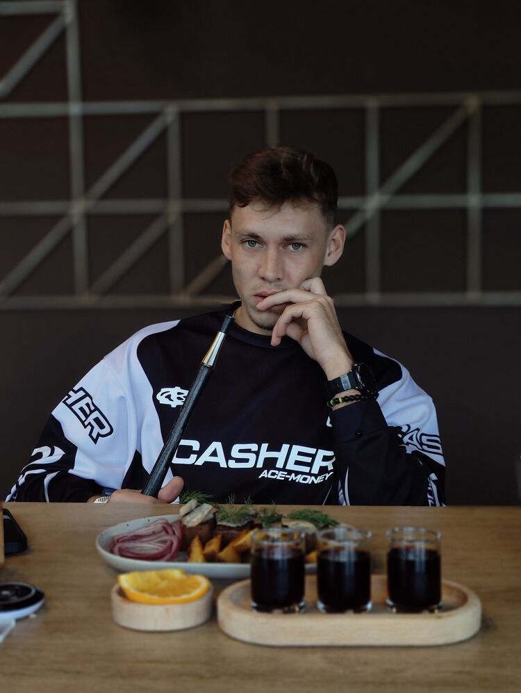  54744784  JohnRimid, 27 ,    Deleted