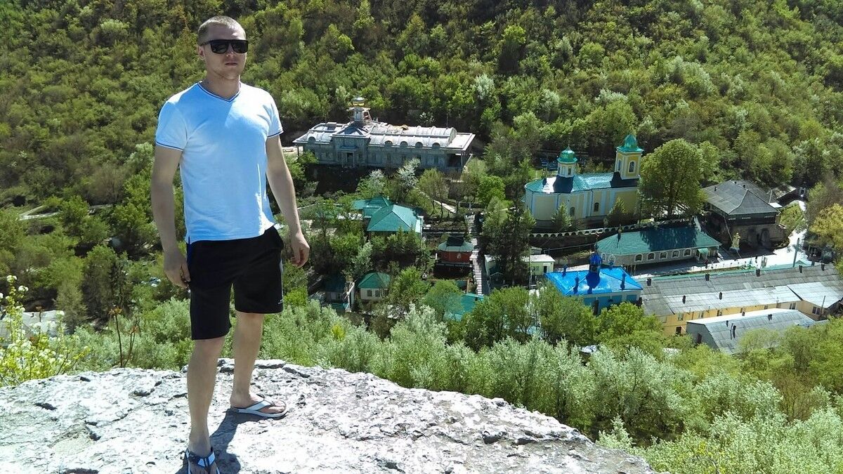  15666234  Alexandru, 34 ,    