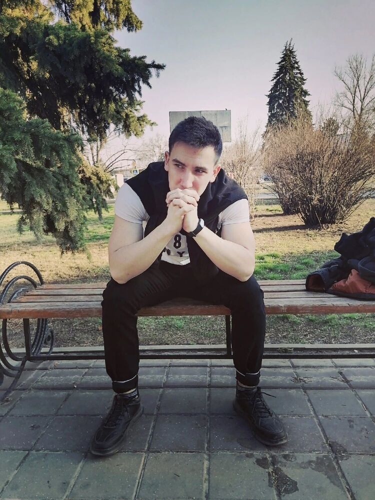  31725944  Mikhail, 23 ,    --