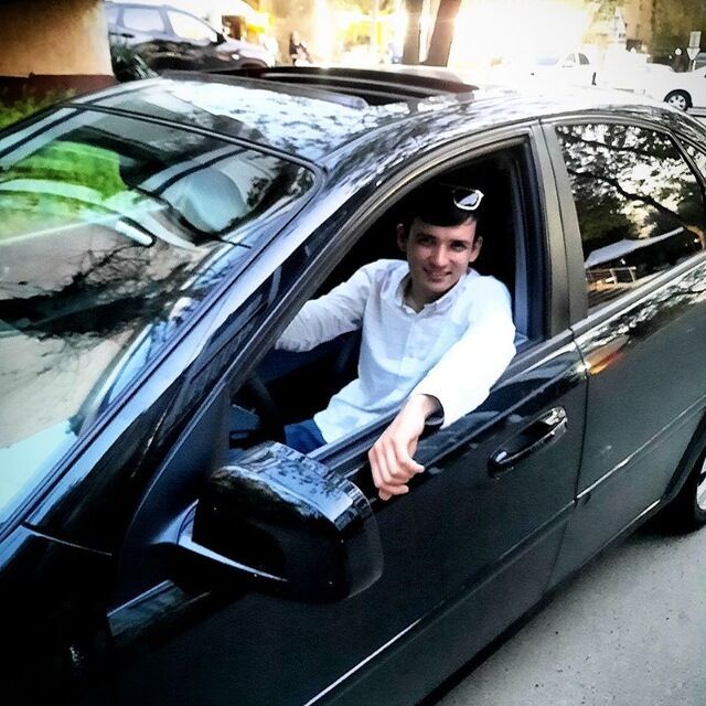  49133724  Asadbek, 27 ,    
