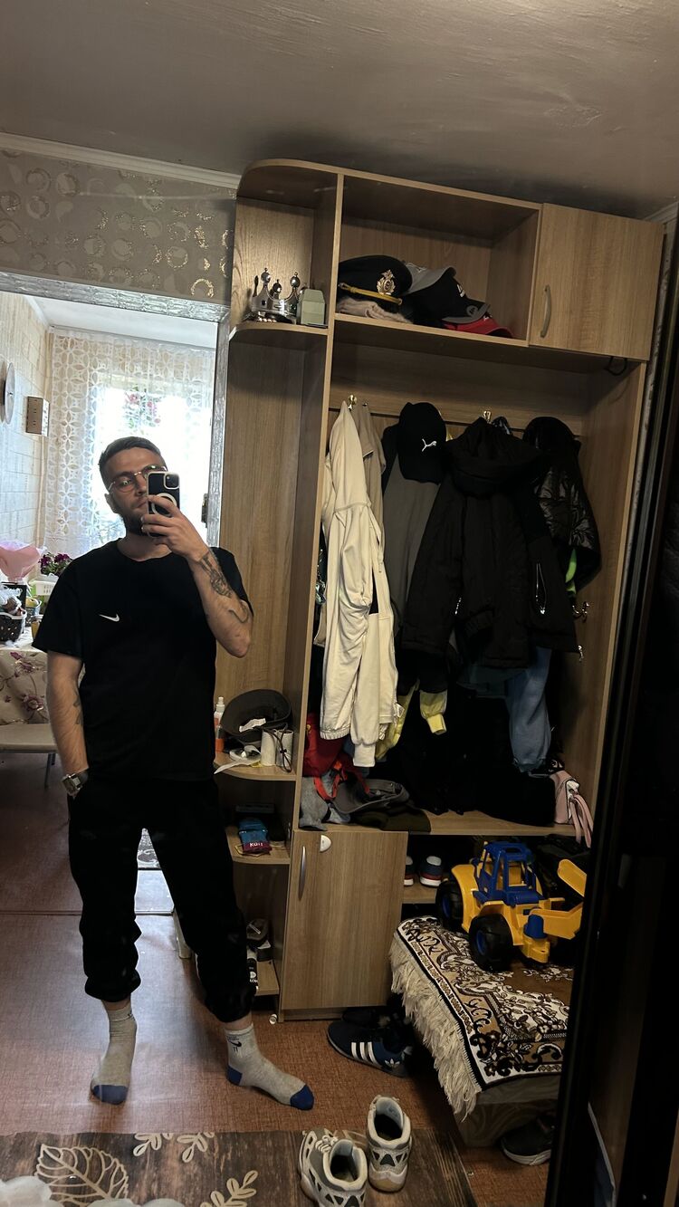  44349374  , 24 ,     