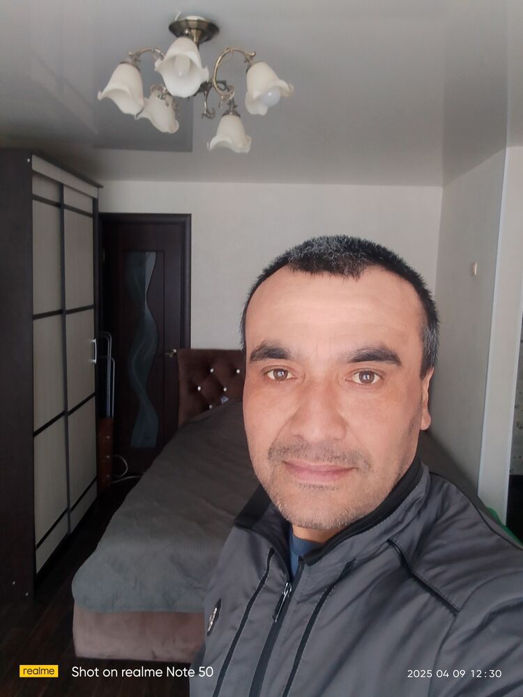  51698454  Farik, 41 ,     