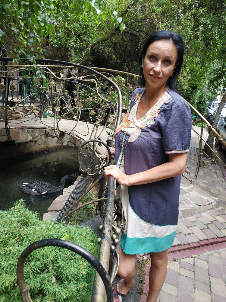  ,   Lana, 46 ,   c 