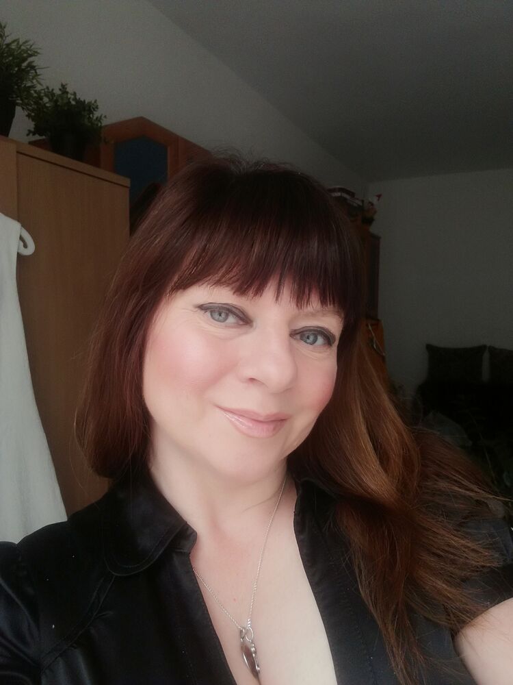  38711804  Elena, 47 ,    