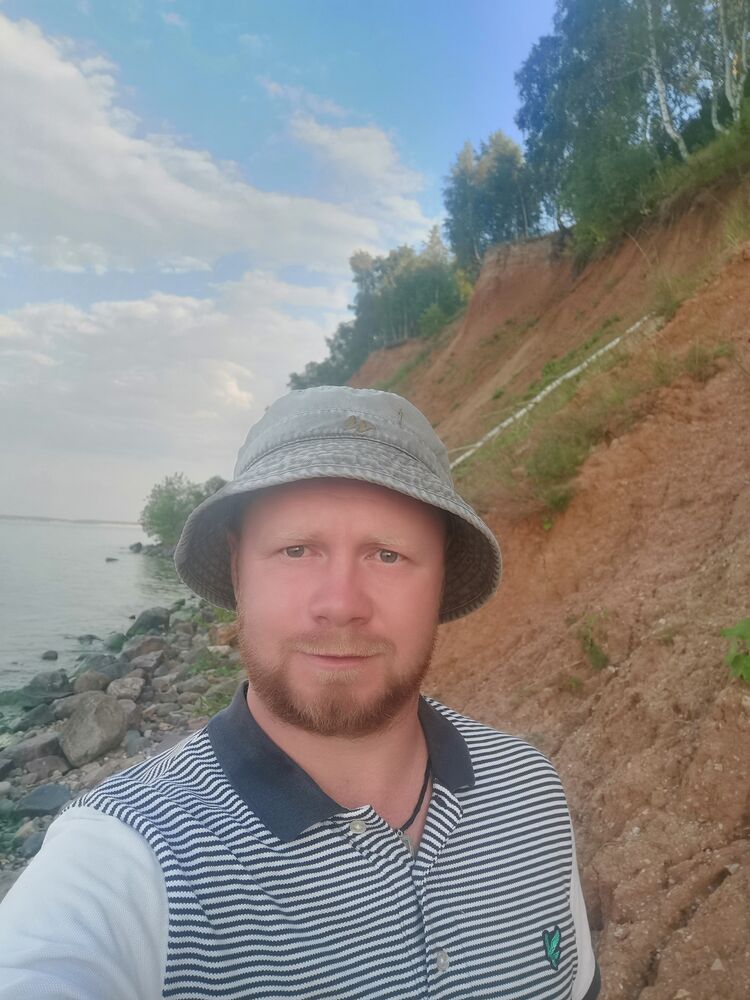  28302364  Sergius, 39 ,    
