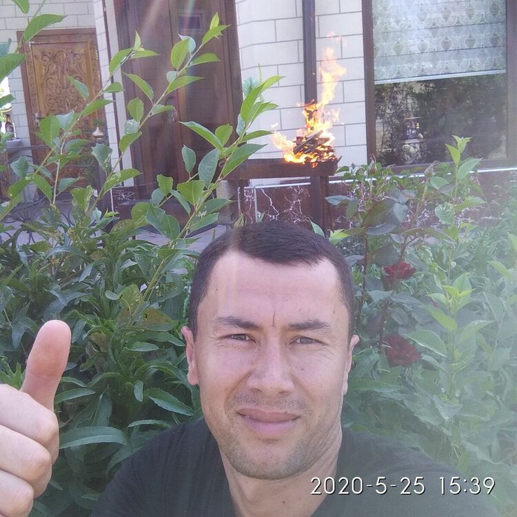 22147804  James, 39 ,    