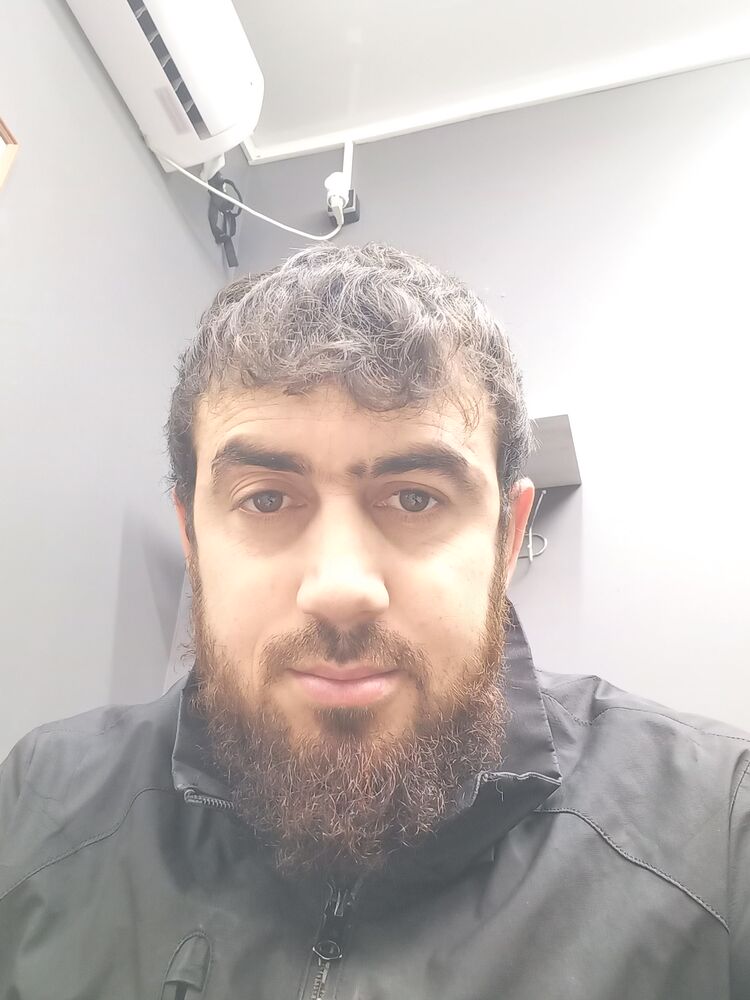  34685054  Ali, 33 ,    