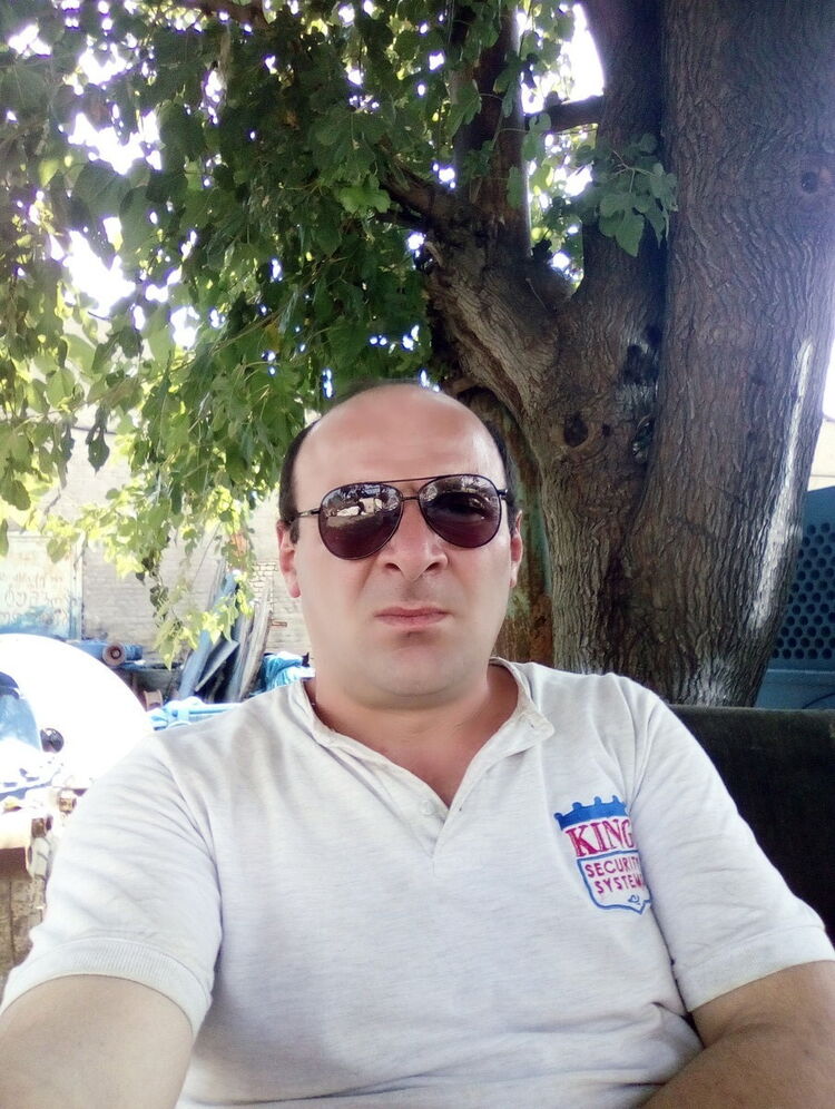  10122374  Manuchar, 44 ,    