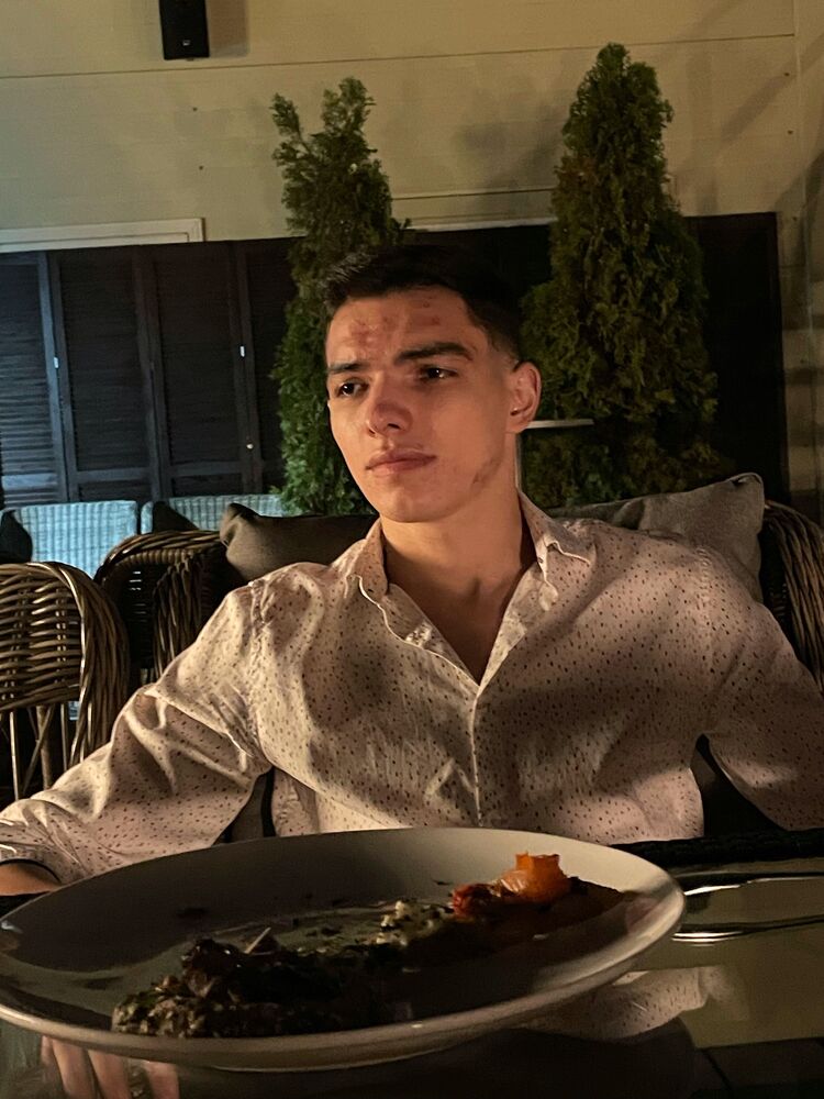  ,   Reynmen, 23 ,   ,   