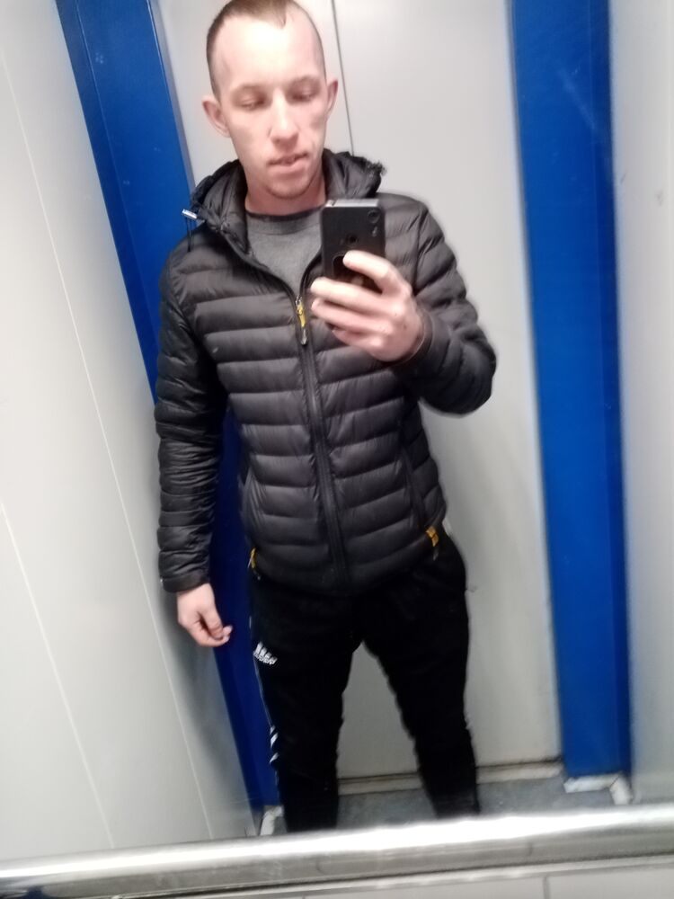  46032324  , 28 ,    