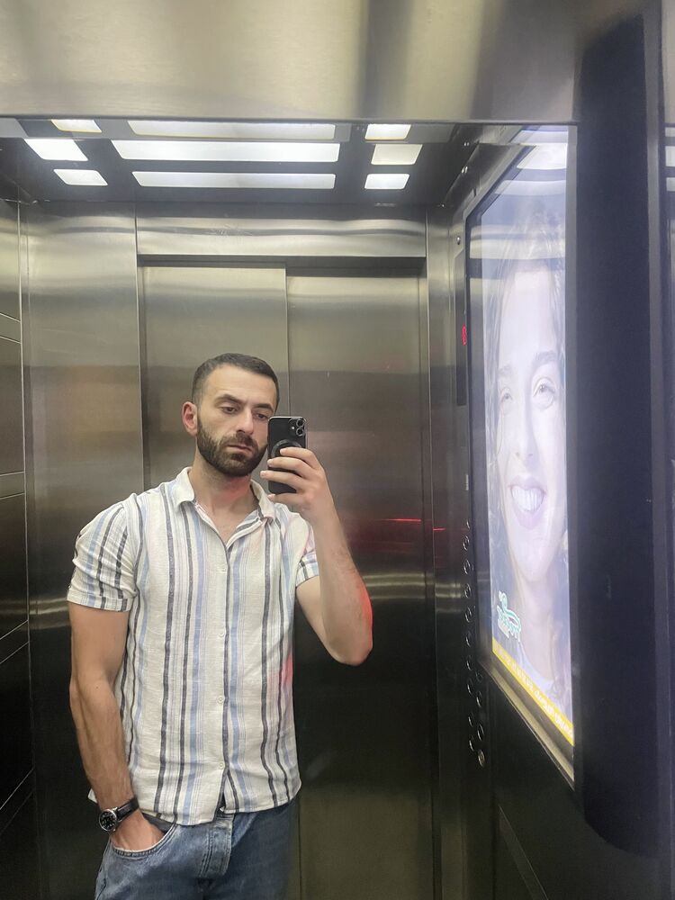  53547174  Berdia, 27 ,    