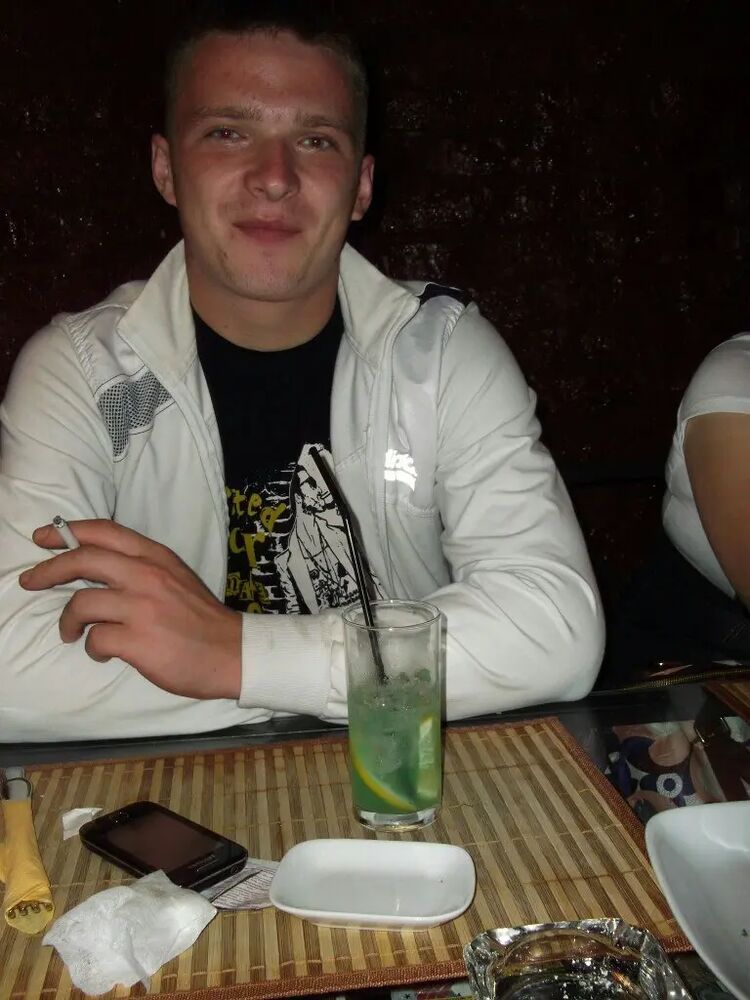  54210334  Vladimir, 36 ,    