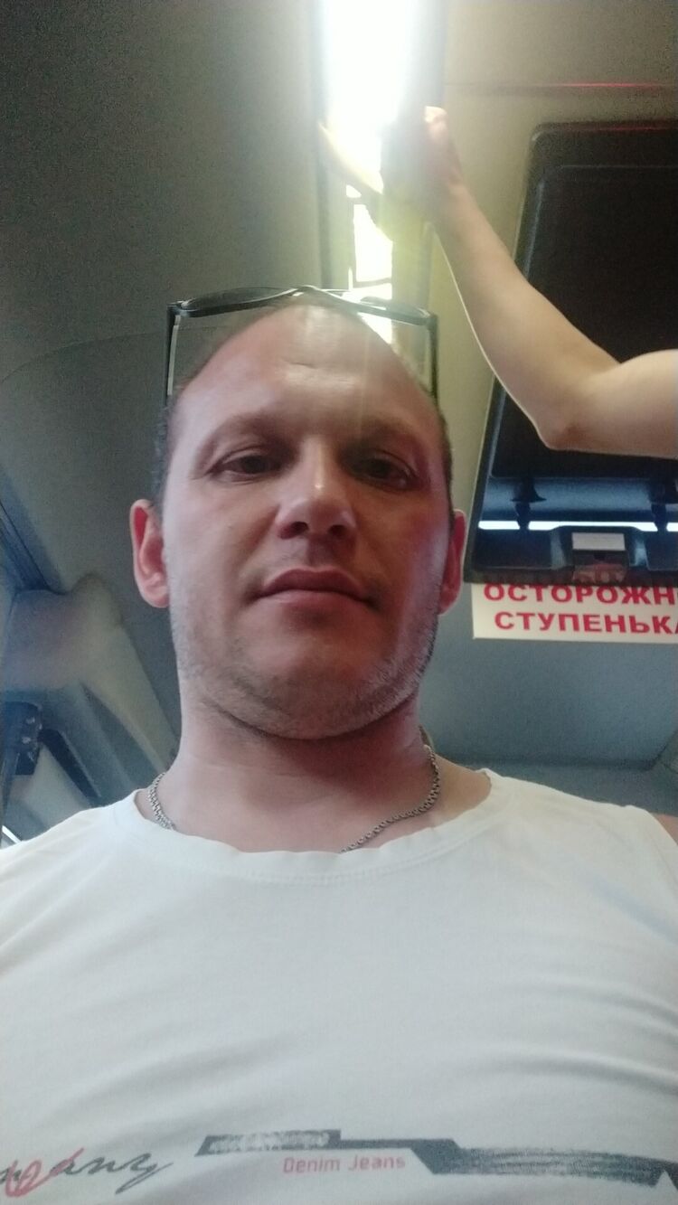  ,   Yura, 40 ,   ,   , c , 