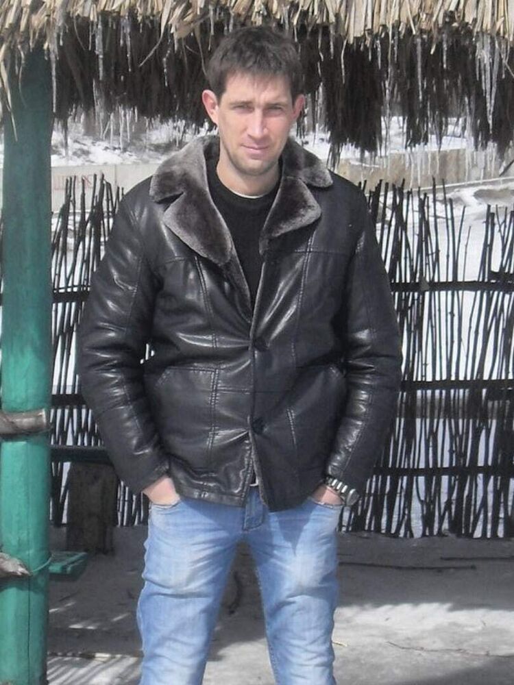  24500764  GARIK, 39 ,    