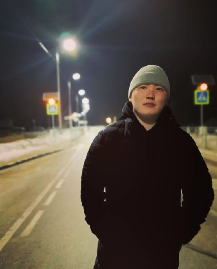  26739054  Vlad, 25 ,    