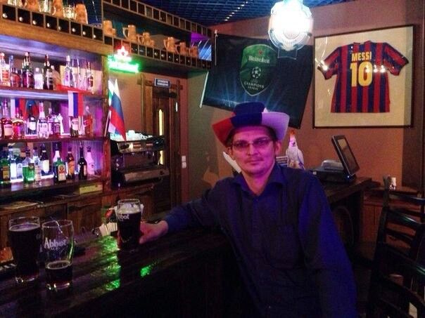  ,   Alex, 39 ,   