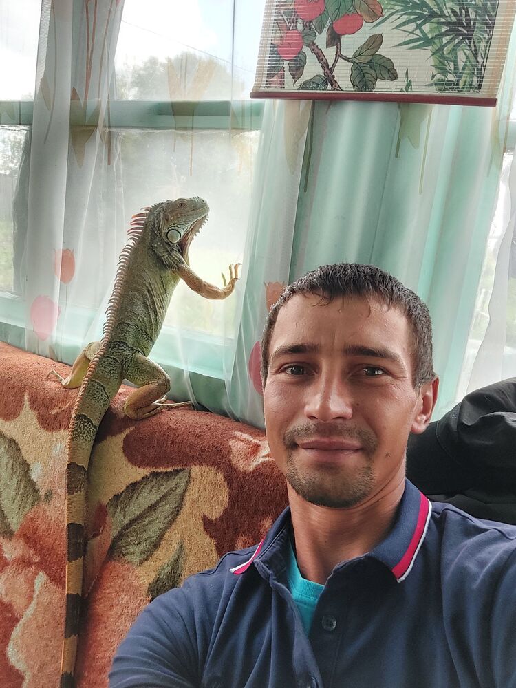  27803374  Miki, 33 ,    