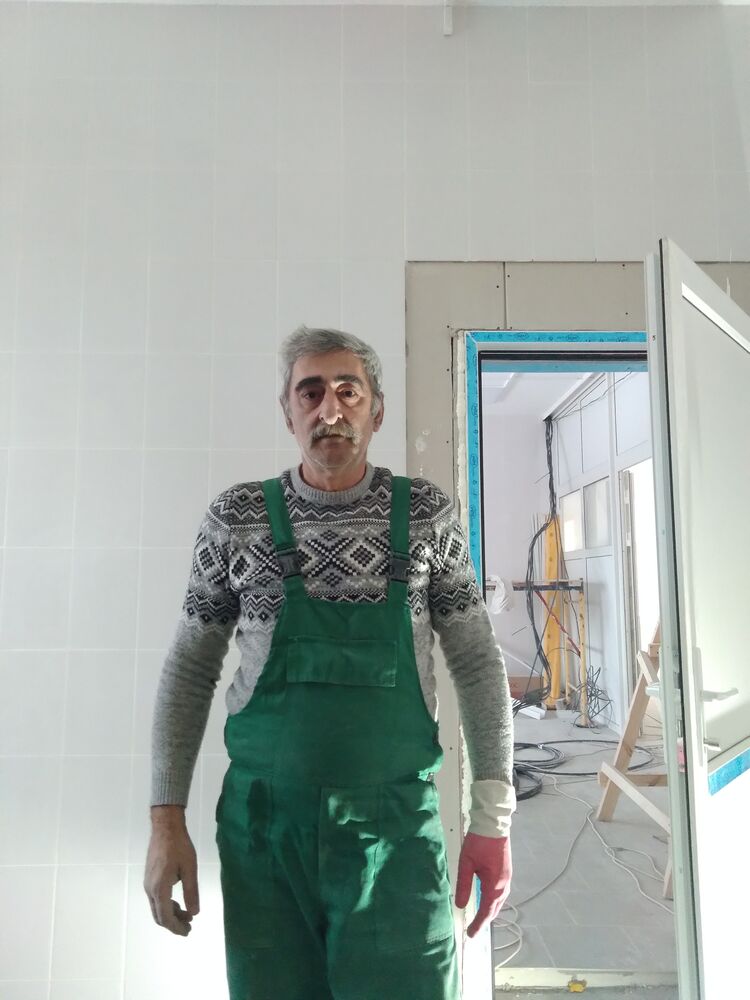  40116084  , 61 ,    