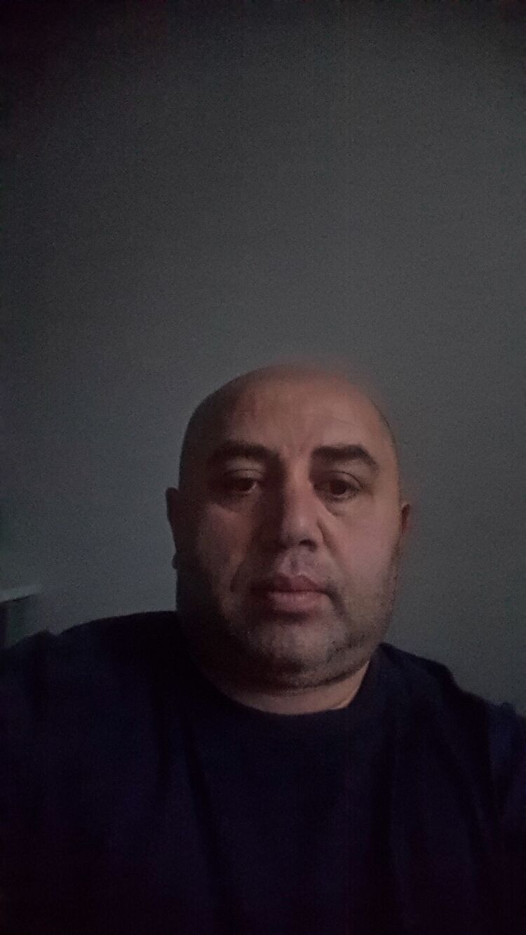  24122884  Alex, 46 ,    