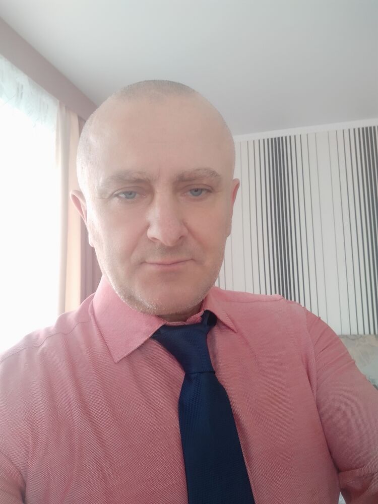  34268494  Viktor, 52 ,    
