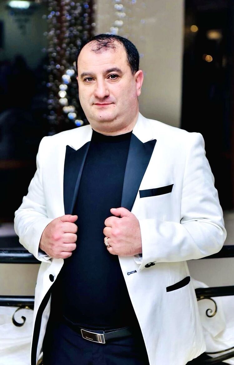  54474294  Armen, 49 ,    