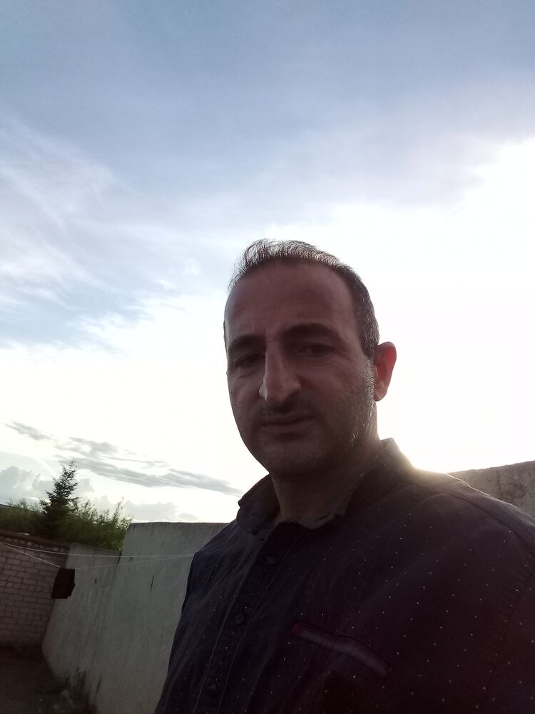  27908914  Artur, 41 ,    