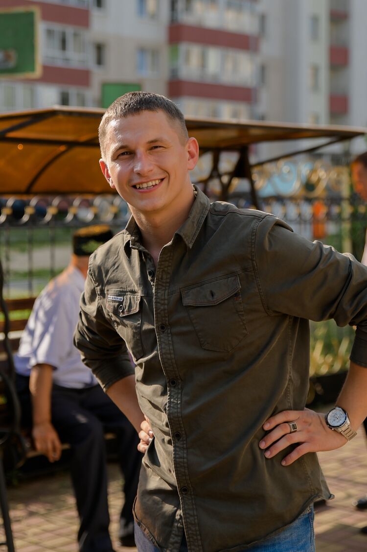  ,   Vladislav, 30 ,   ,   