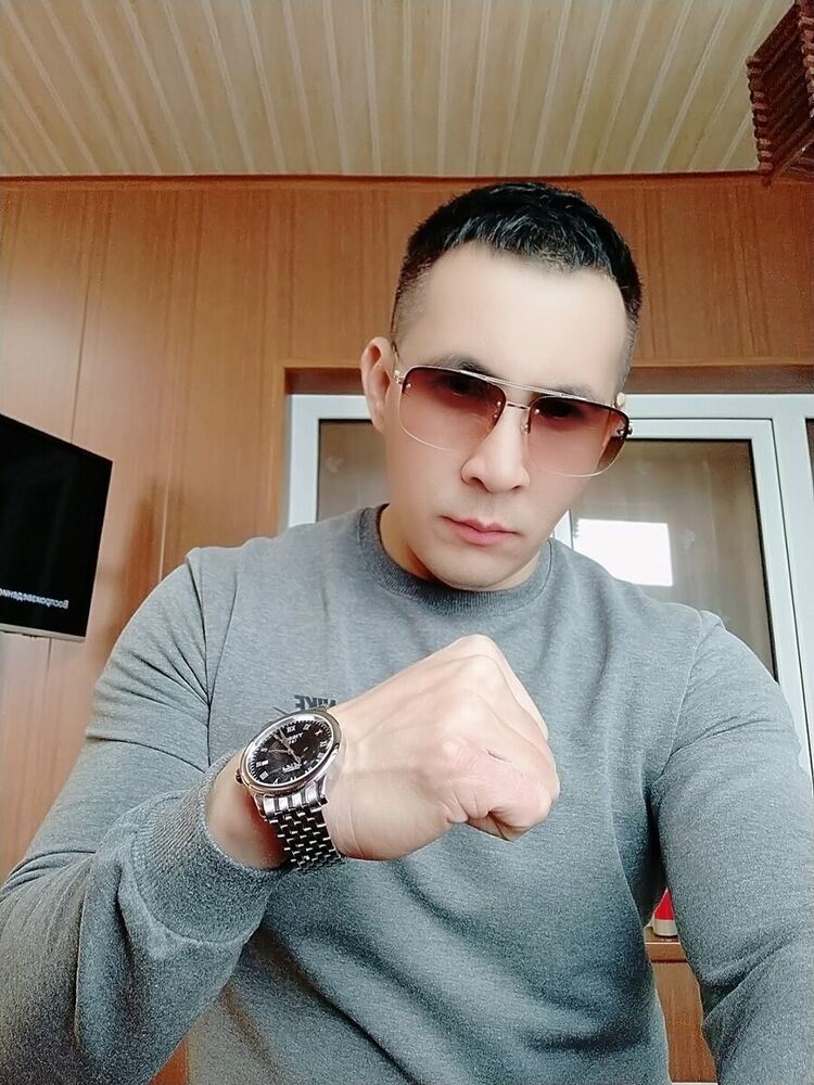  ,   Elbek, 42 ,   