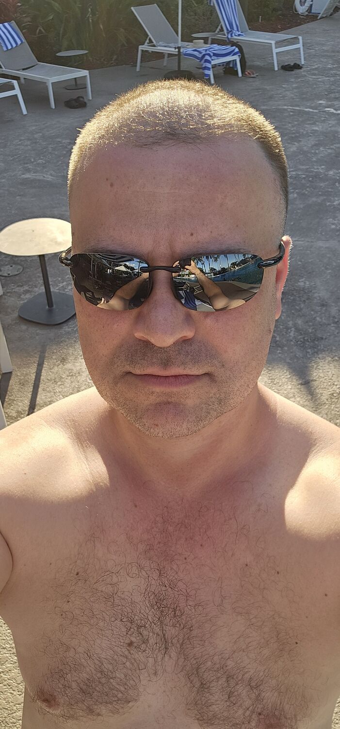  49980354  Vladimir, 44 ,    New York City