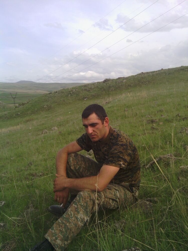  5543784  GARIK, 37 ,    