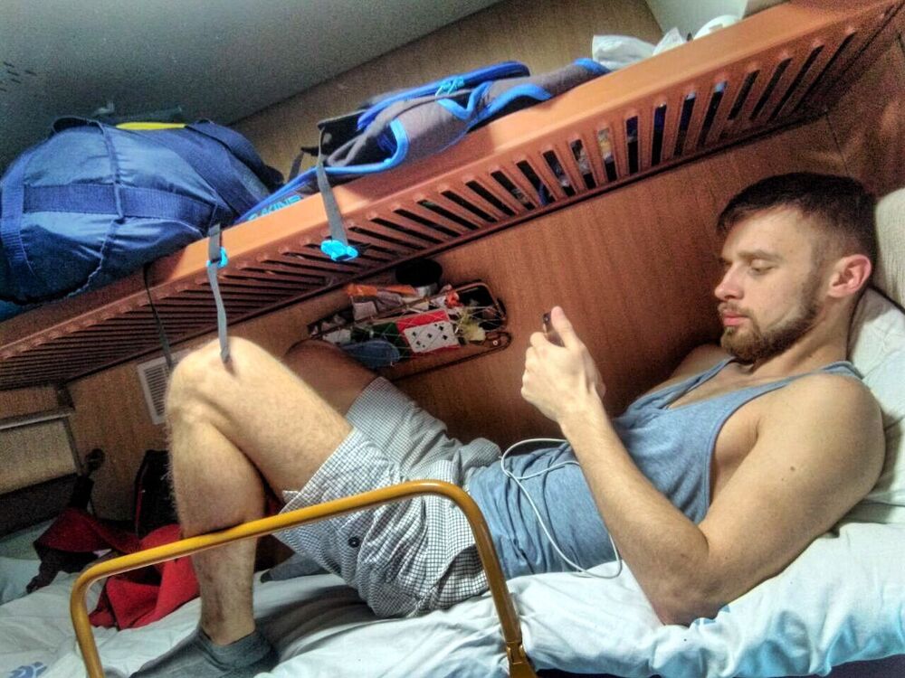  54601264  Roman, 32 ,    