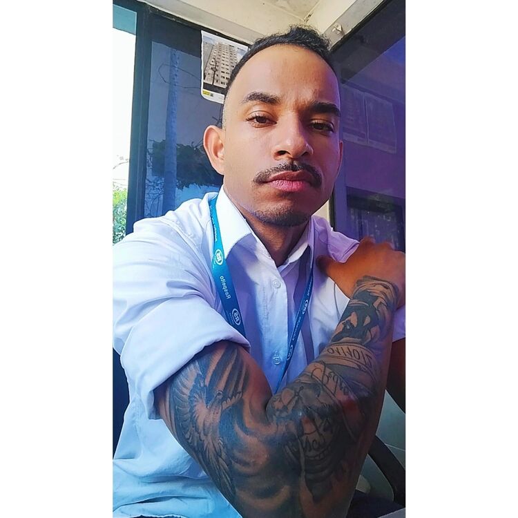  -,   Kaique, 32 ,   ,   