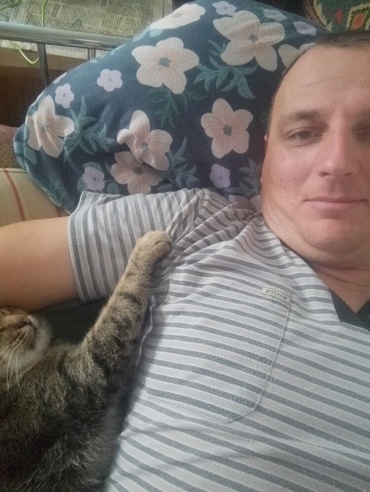  52759854  Sergei, 39 ,    