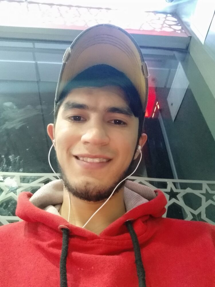  18402524  Adambusur, 30 ,    