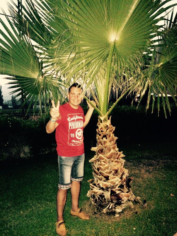  38794814  Kirill, 42 ,    