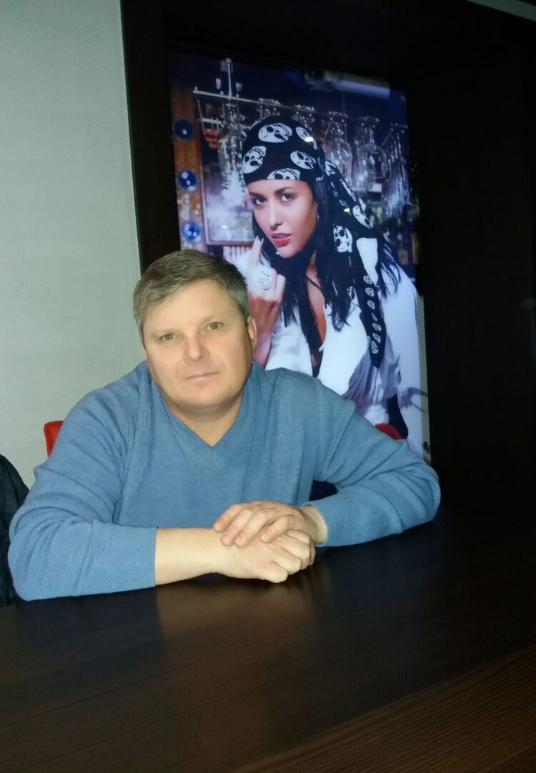  Hunedoara,   Gennadiy, 53 ,   ,   , c 