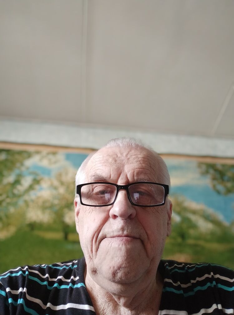  43185064  Ivan, 75 ,    
