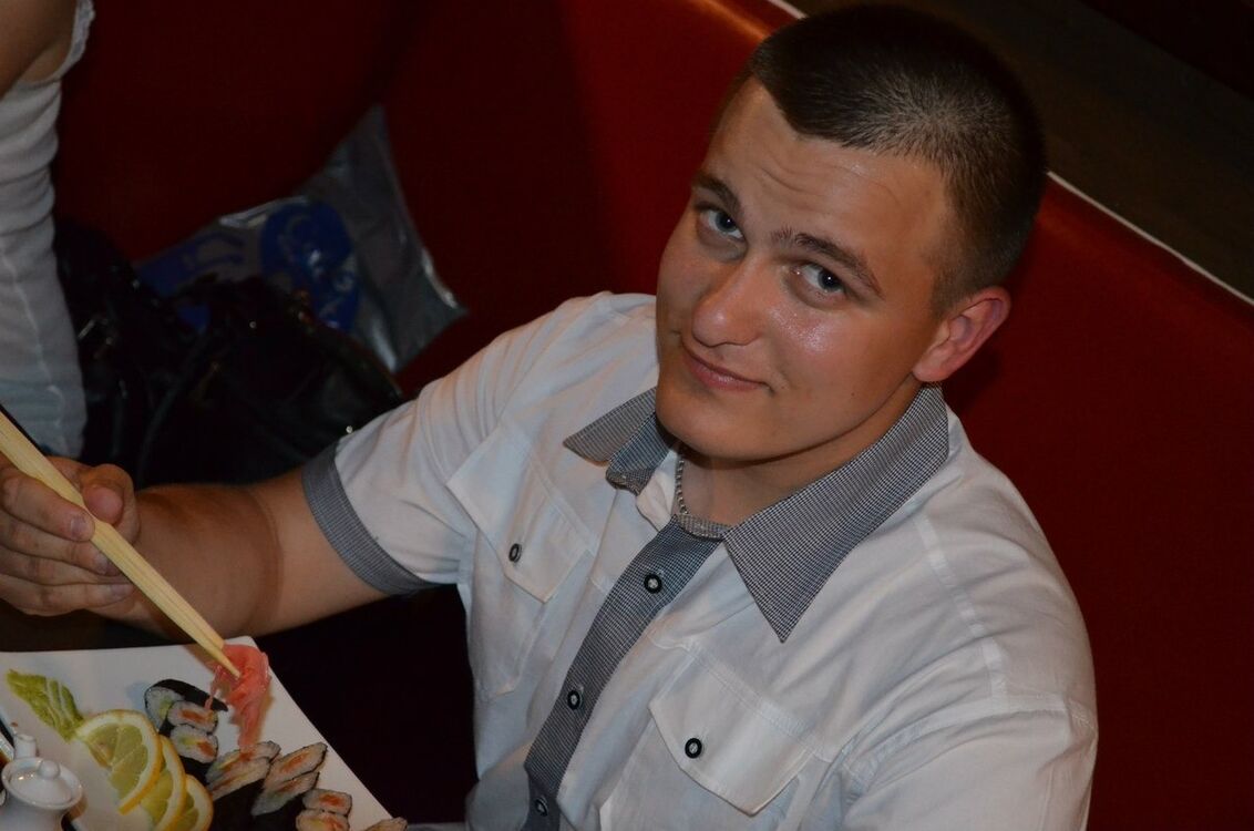  ,   Dima, 32 ,   