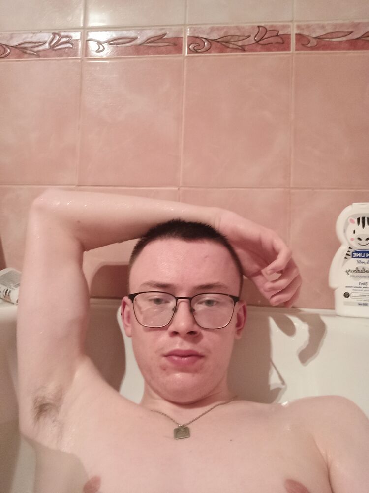 42982234  , 21 ,    