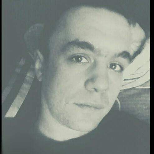  41410484  Damian, 32 ,    