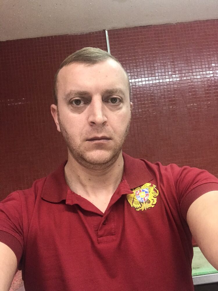  24193724  Armen, 40 ,    