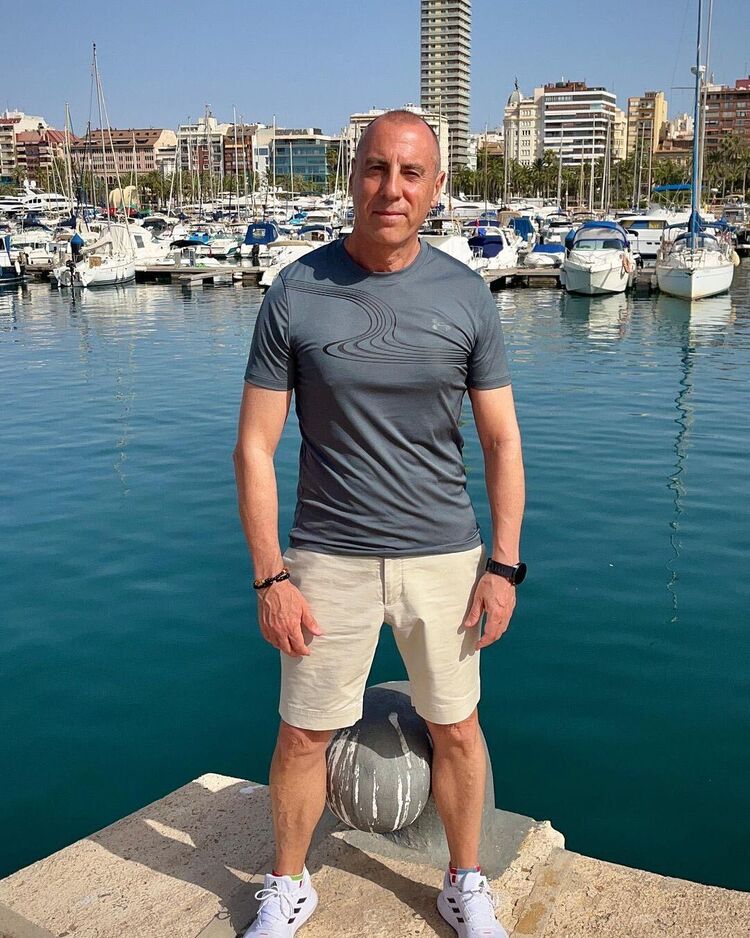 Marsh Harbour,   Yefremov, 46 ,   ,   