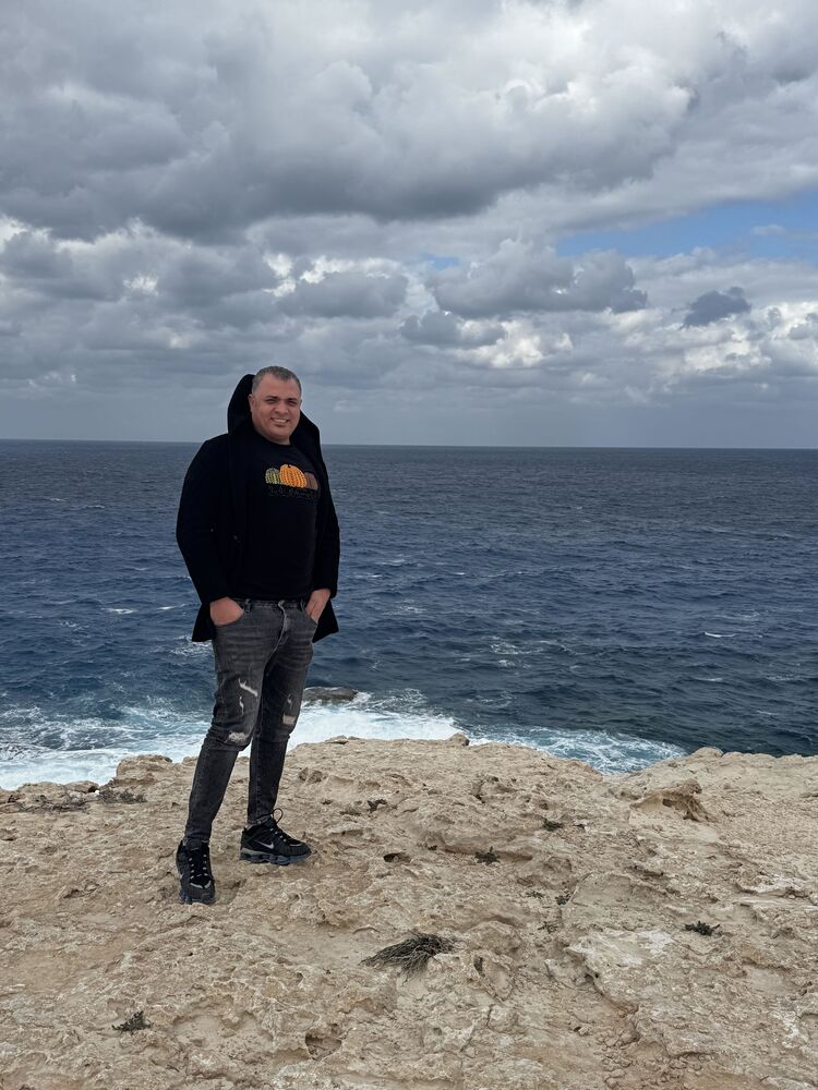  Fontvieille,   Ahmed, 42 ,   ,   , c , 