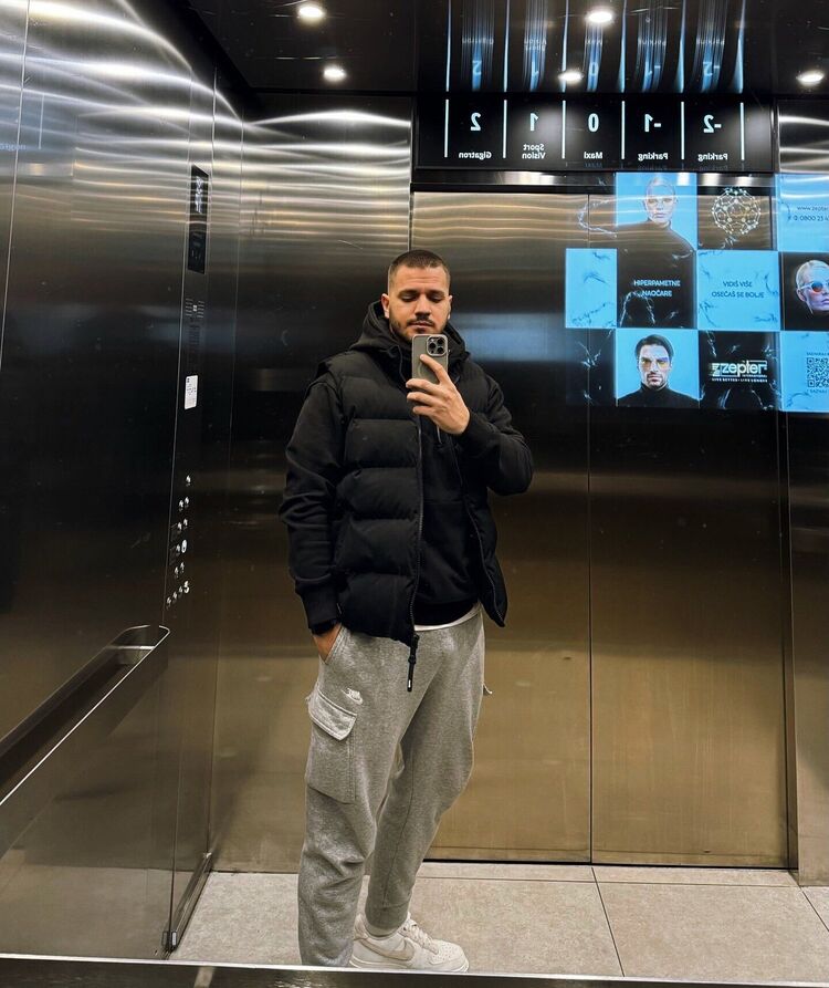 ���� 42449324 ������� ������, 37 ���, ���� ���������� � ������