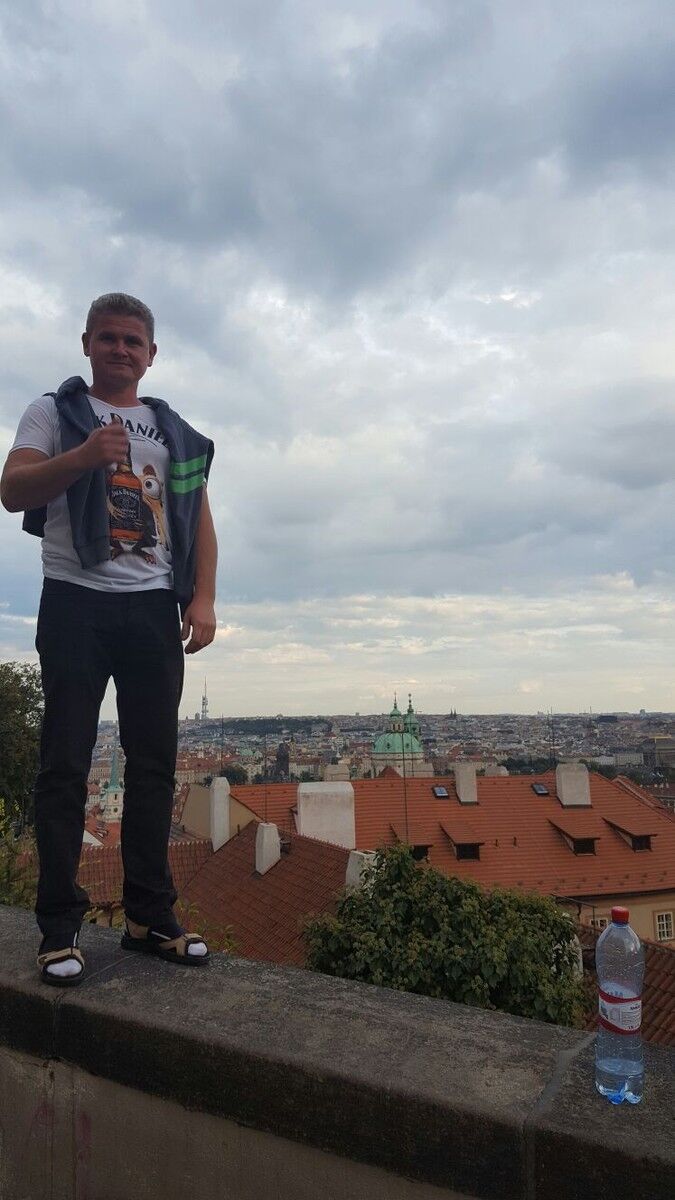  ,   Maksims, 42 ,   ,   , c 