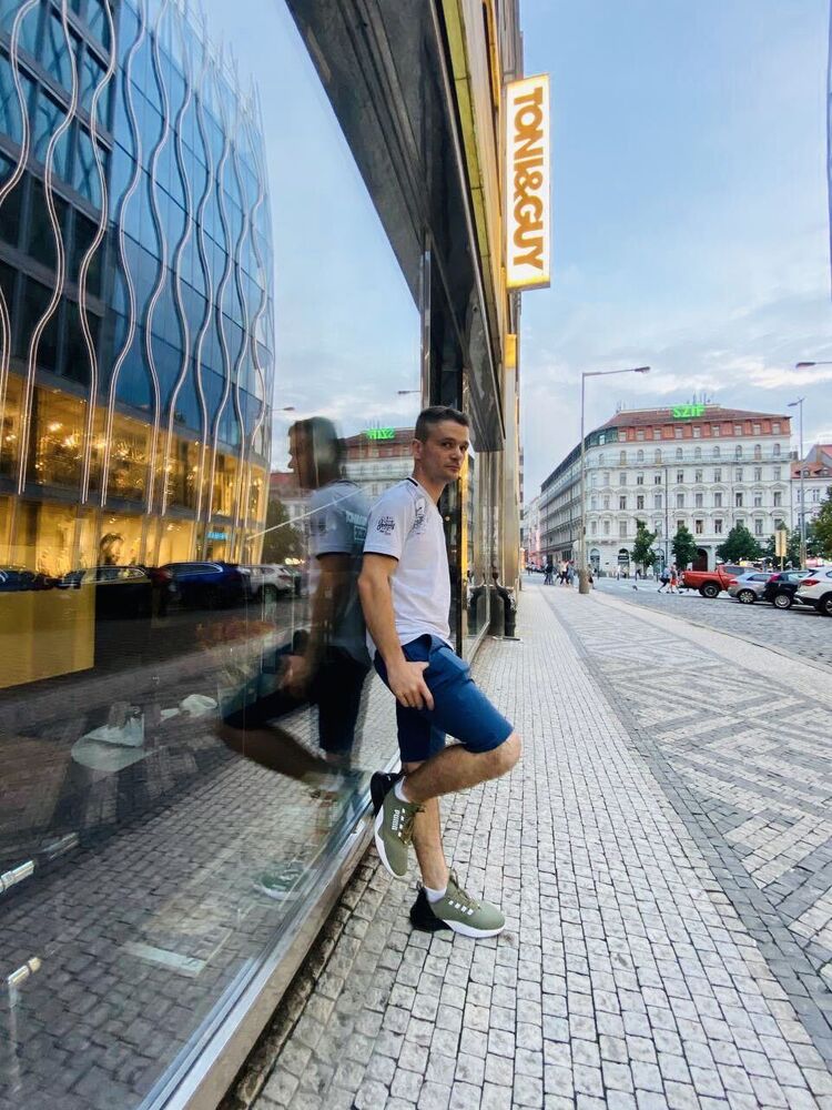  23327434  Ivan, 30 ,    Praha