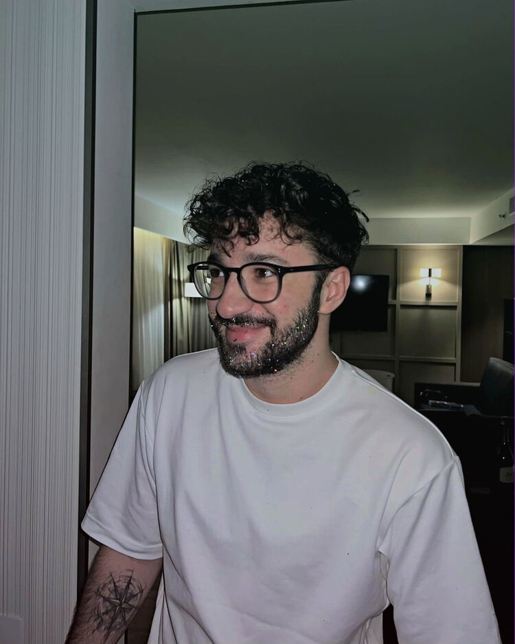  54401114  Andrey, 39 ,    