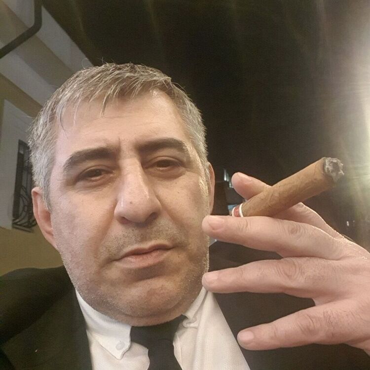  49145524  Zaza, 41 ,    