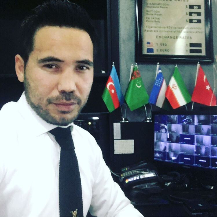  24157274  Ikram, 40 ,    