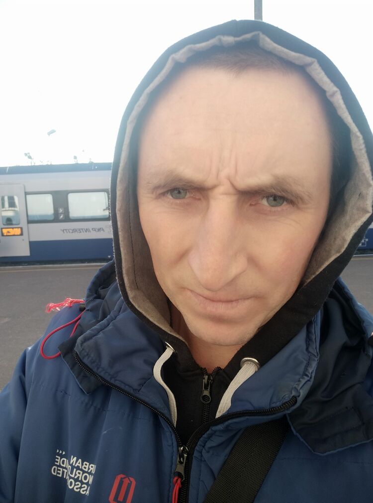  18403254  IHOR, 39 ,    Wronki
